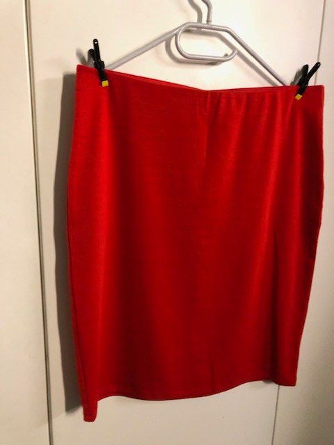 C&A Röcke: Oranger Jupe, M, Yessica, Viscose und Polyester – Gebraucht aus Hünenberg See von dustein