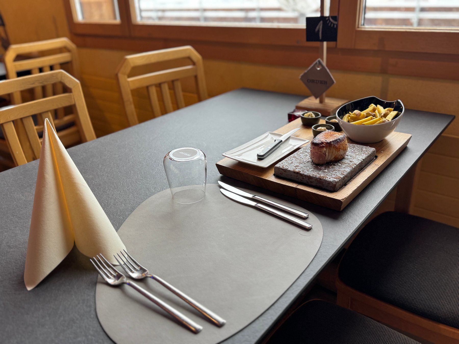 TOTAL-LIQUIDATION LIQUIDATION Hotel Restaurant Bar Disco (Gebraucht) in  Rapperswil SG für CHF 950000 – nur Abholung auf Ricardo kaufen