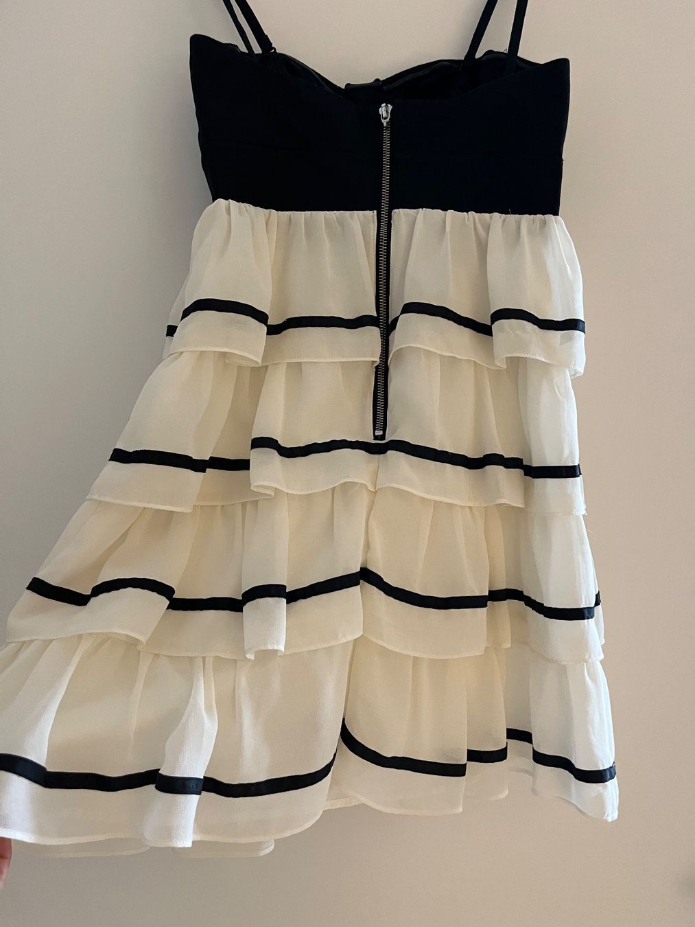 Vestiti: Schickes Kleid von Lipsy Gr UK8/EU36 – Usato da Luzern venduto da Sono2 2