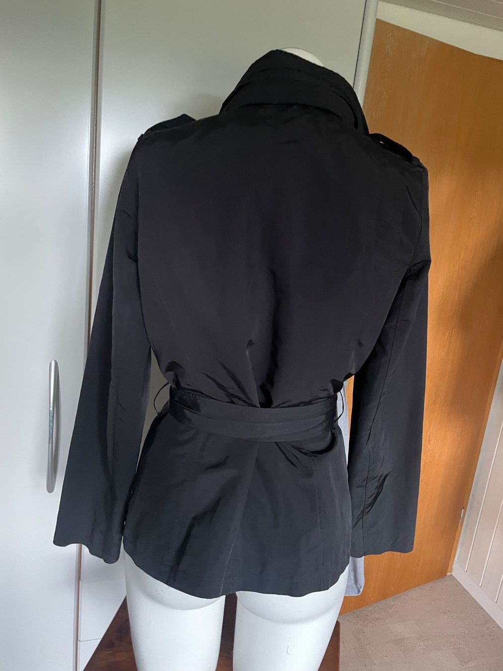 Jacken: schwarze maddison Jacke Übergang Gr 36 – Gebraucht aus Volketswil von n_r_5gdf 4