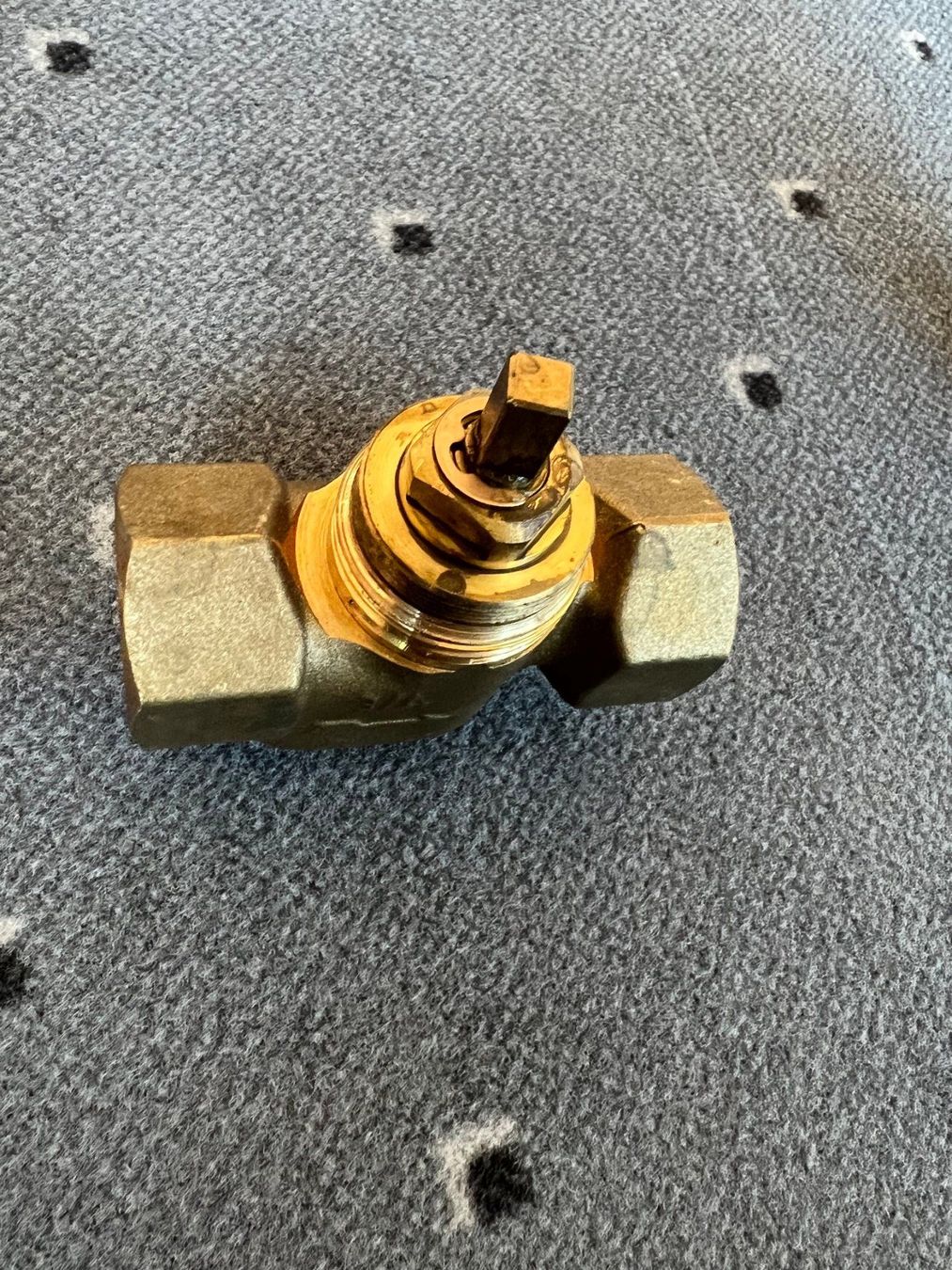 Rubinetteria: Unterputz-Ventil 3/4" mit Vierkant – Nuovo (secondo la descrizione) da Dietikon venduto da Wildtransporte 3