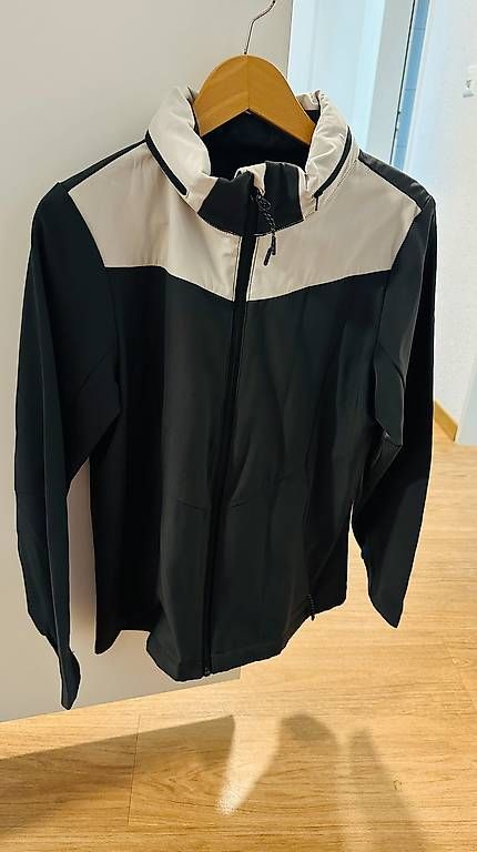 Giacche: dünne Sportjacke - Marke: Manor – Nuovo (secondo la descrizione) da Unterägeri venduto da dom_5l9p 1