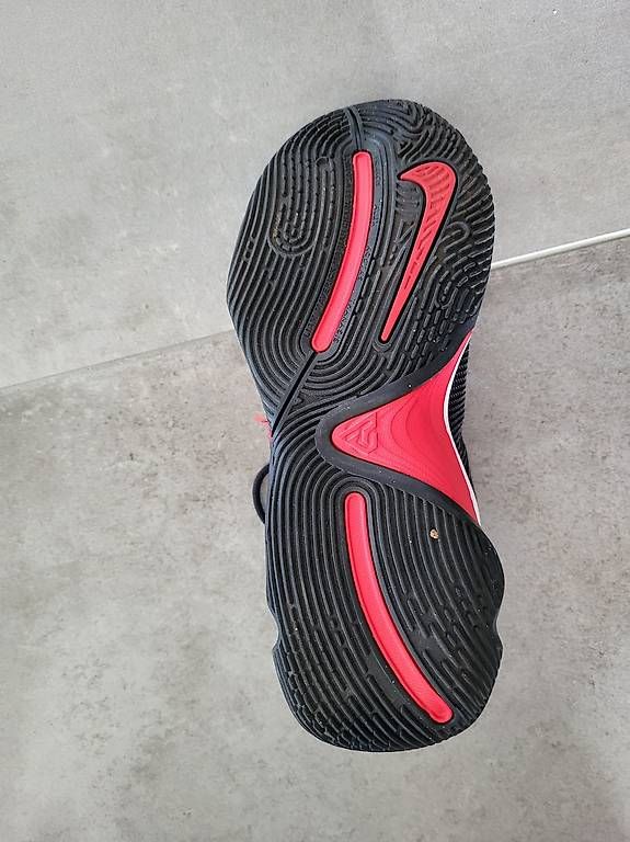 Scarpe da uomo: Sportschuhe Nike Gr. 42 – Usato da Meisterschwanden venduto da Michael_Wuethrich 1