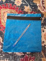 Blaue Federtasche/ Necessaire mit Reissverschluss, Top!