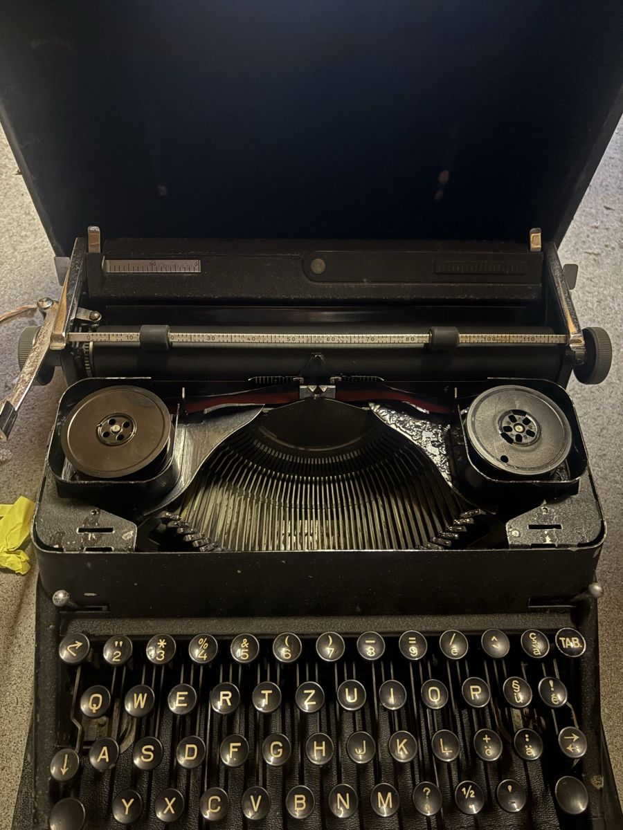 Macchine da scrivere: Schreibmaschiene Antik – Usato da Buchrain venduto da Rapha3