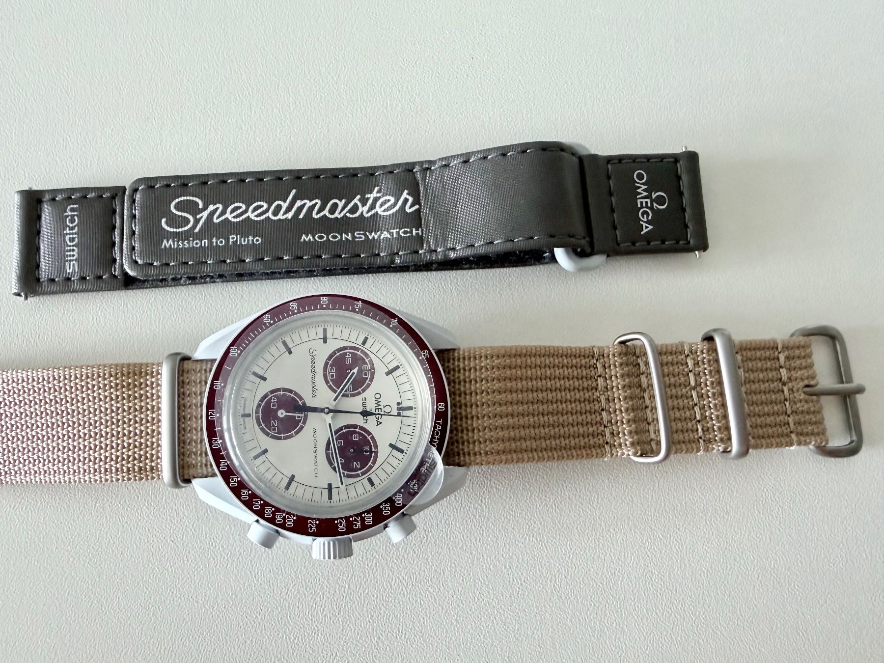 Swatch Orologi: OMEGA x SWATCH Mission to Pluto "Safari", NO box & papers – Nuovo (secondo la descrizione) da Le Mont-sur-Lausanne venduto da LycaGallery 1