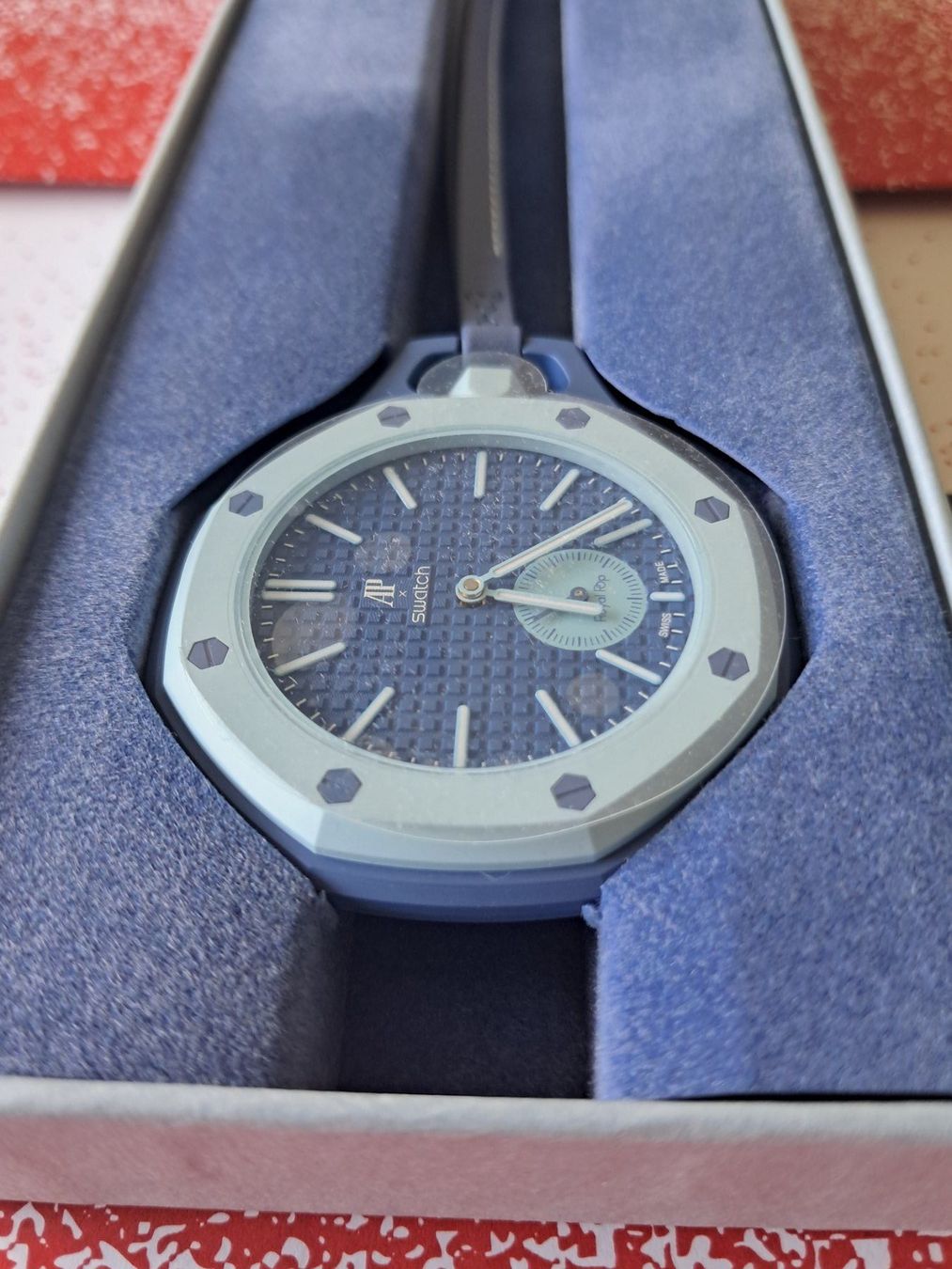 Audemars Piguet Orologi: Swatch x Audemars Piguet Royal Pop Lan Ba – Nuovo e nell'imballaggio originale da Niederhasli venduto da zvb_fgn2 1