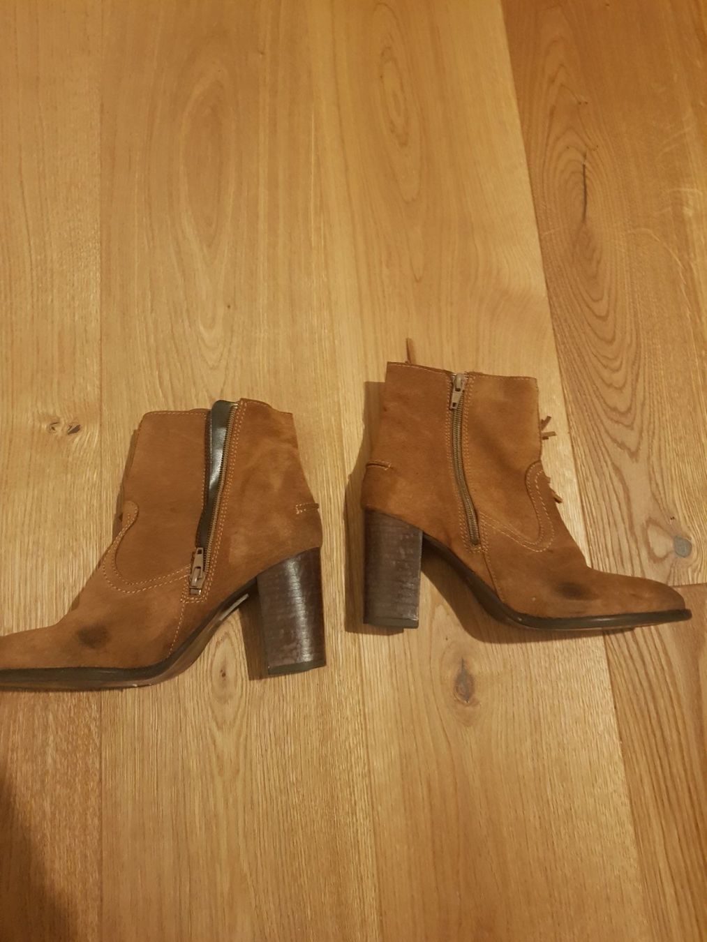 Damenschuhe: Boho Bull Boxer Stiefeletten Wildleder – Gebraucht aus Eschenbach SG von SanFranciscoCalifornia