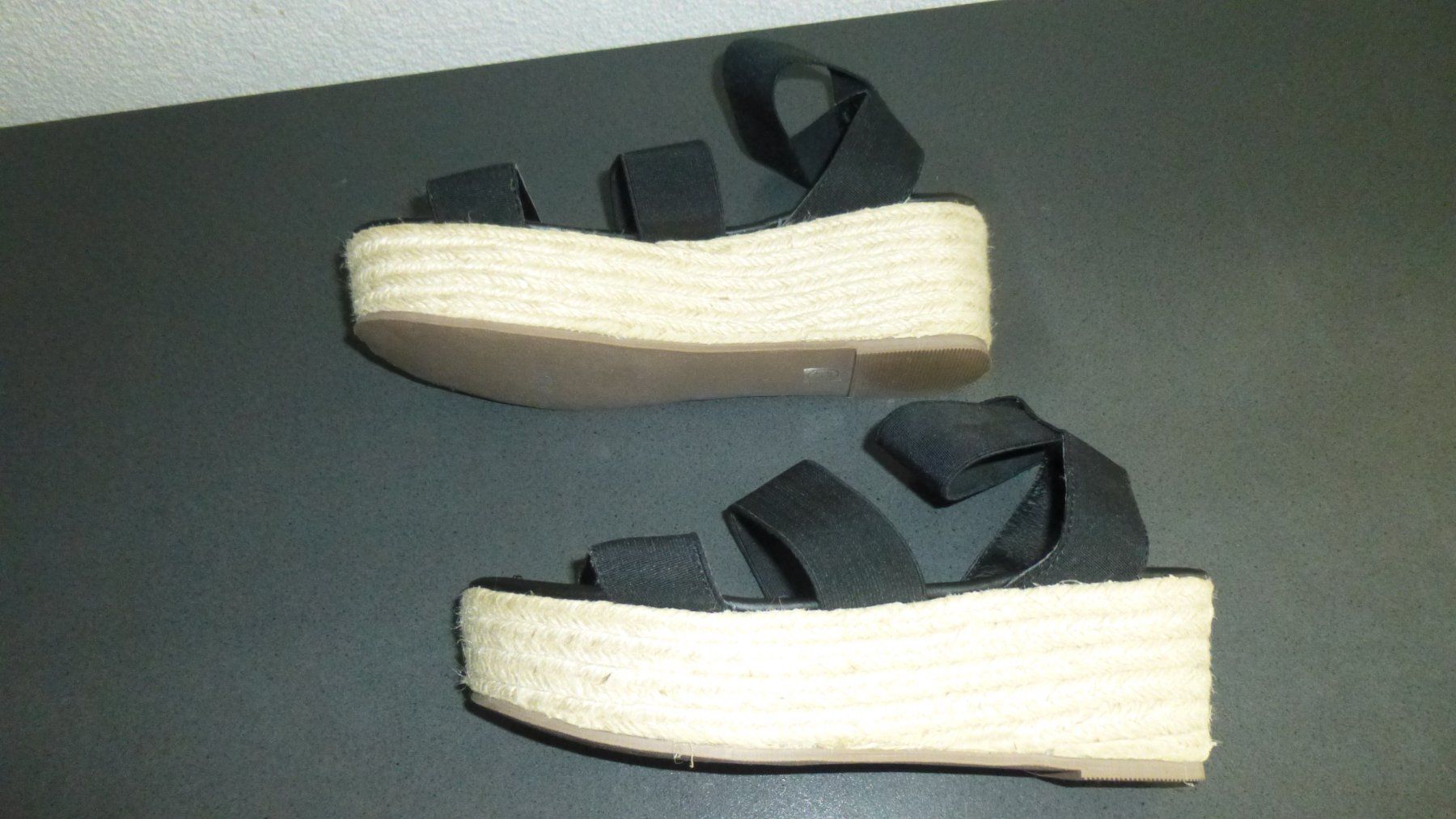 Steve Madden Damenschuhe: Schwarze Steve Madden Keilsandalen Gr. 38 – Neu (gemäss Beschreibung) aus Triengen von misterpicknicker 1