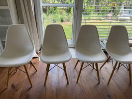 4er Set Stühle Weiss Holzbeine