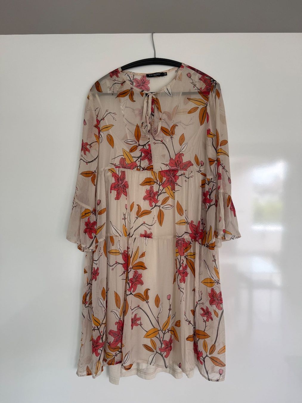 Ana Alcazar Kleider: Damenkleid Seide mit Blumenmuster – Gebraucht aus Emmenbrücke von gui_66yy