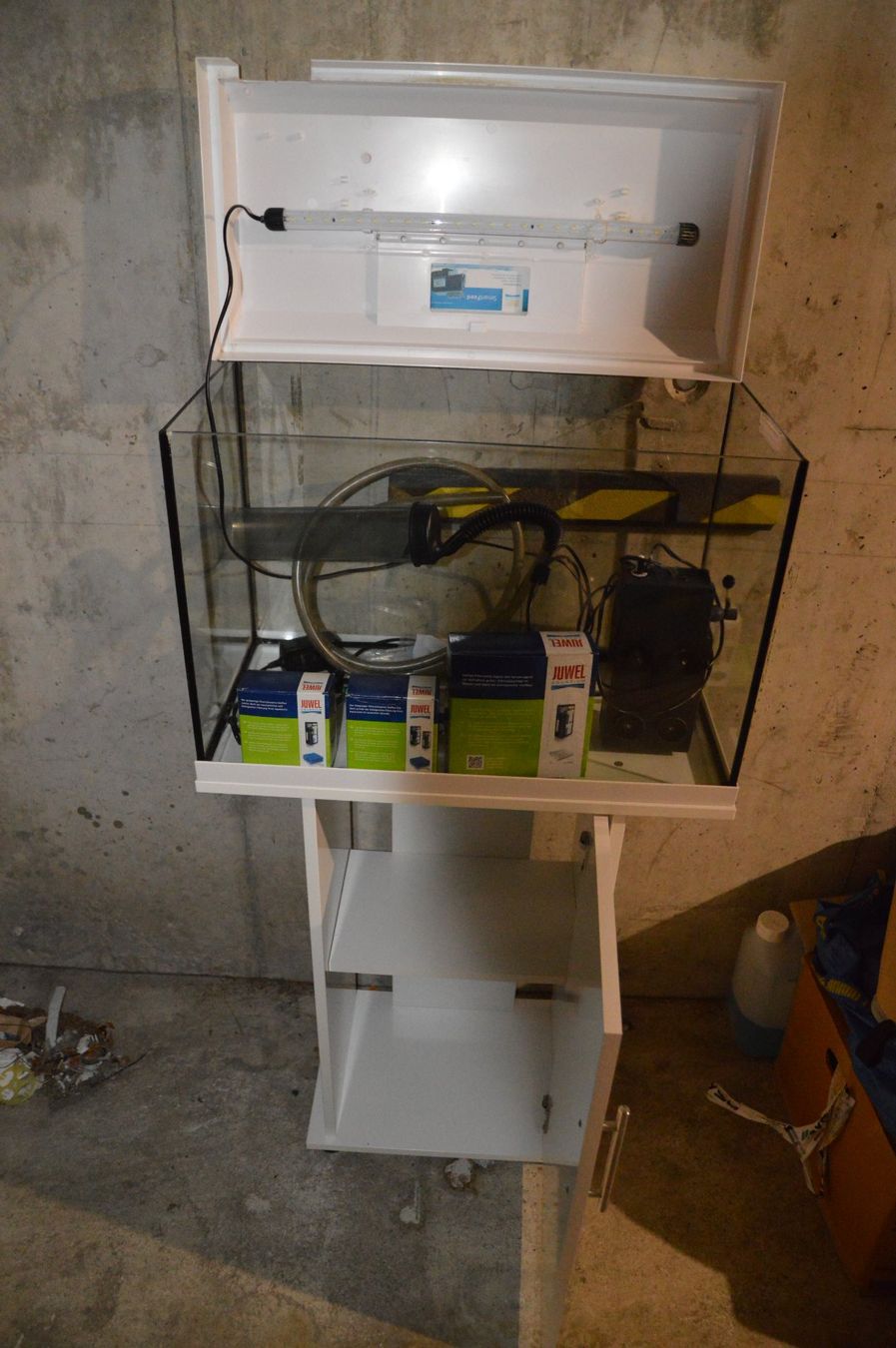 Aquarium: Aquarium – Gebraucht aus Renens VD von Altange 1