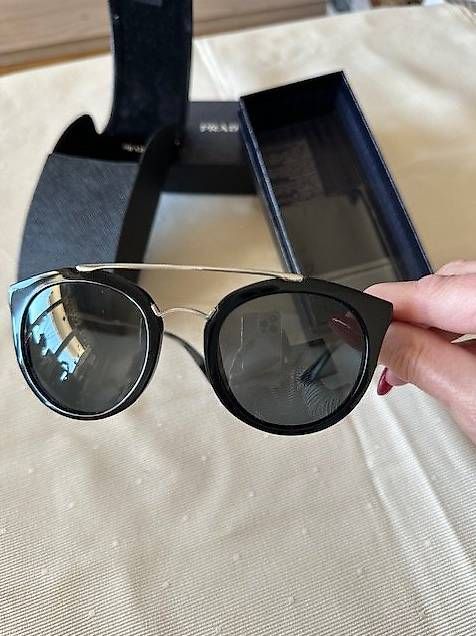Prada Lunettes & Verres: Occhiali Prada – D'occasion à Balerna par koc_2zyj 2