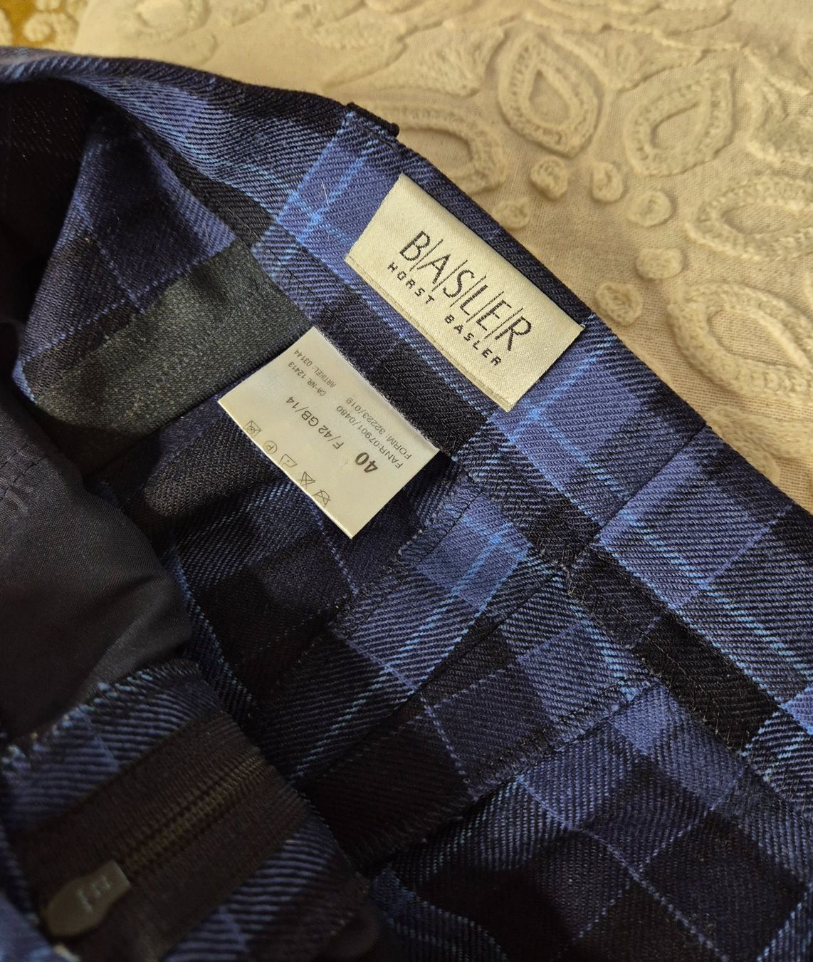 Basler Pantaloni: Wollhose von Basler – Usato da Leissigen venduto da ali_k9v8 4