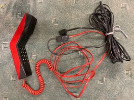 Telefonapparat von Ascom, Rot/ schwarz, Kultobjekt