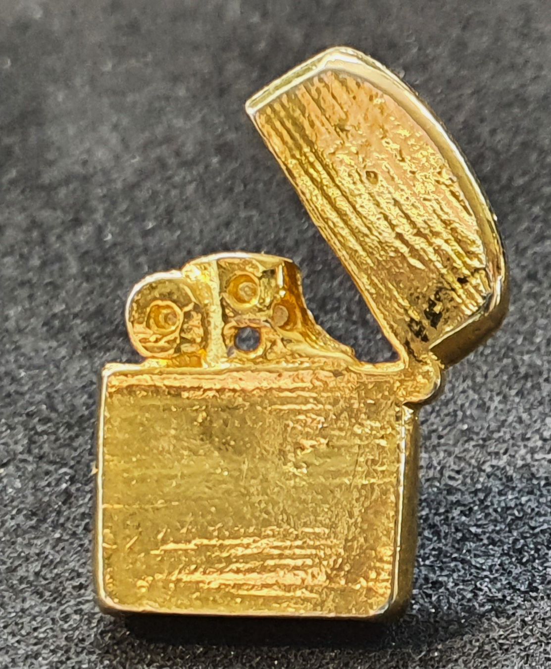 Placchette & Badge: U268 - 3D Pin Feuerzeug – Usato da Reinach BL venduto da Boston-Verkauf 1