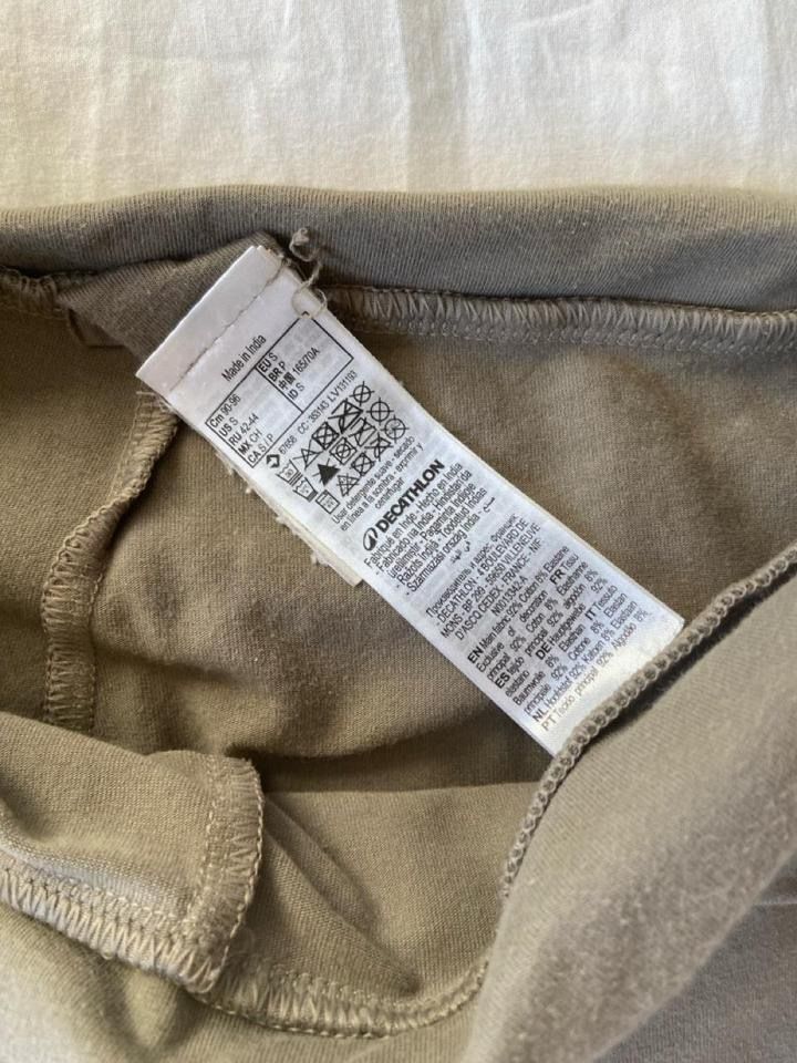 Leggings: Capri Yogahose Khaki S – Usato da Spiegel b. Bern venduto da pre1ovedthreads 3