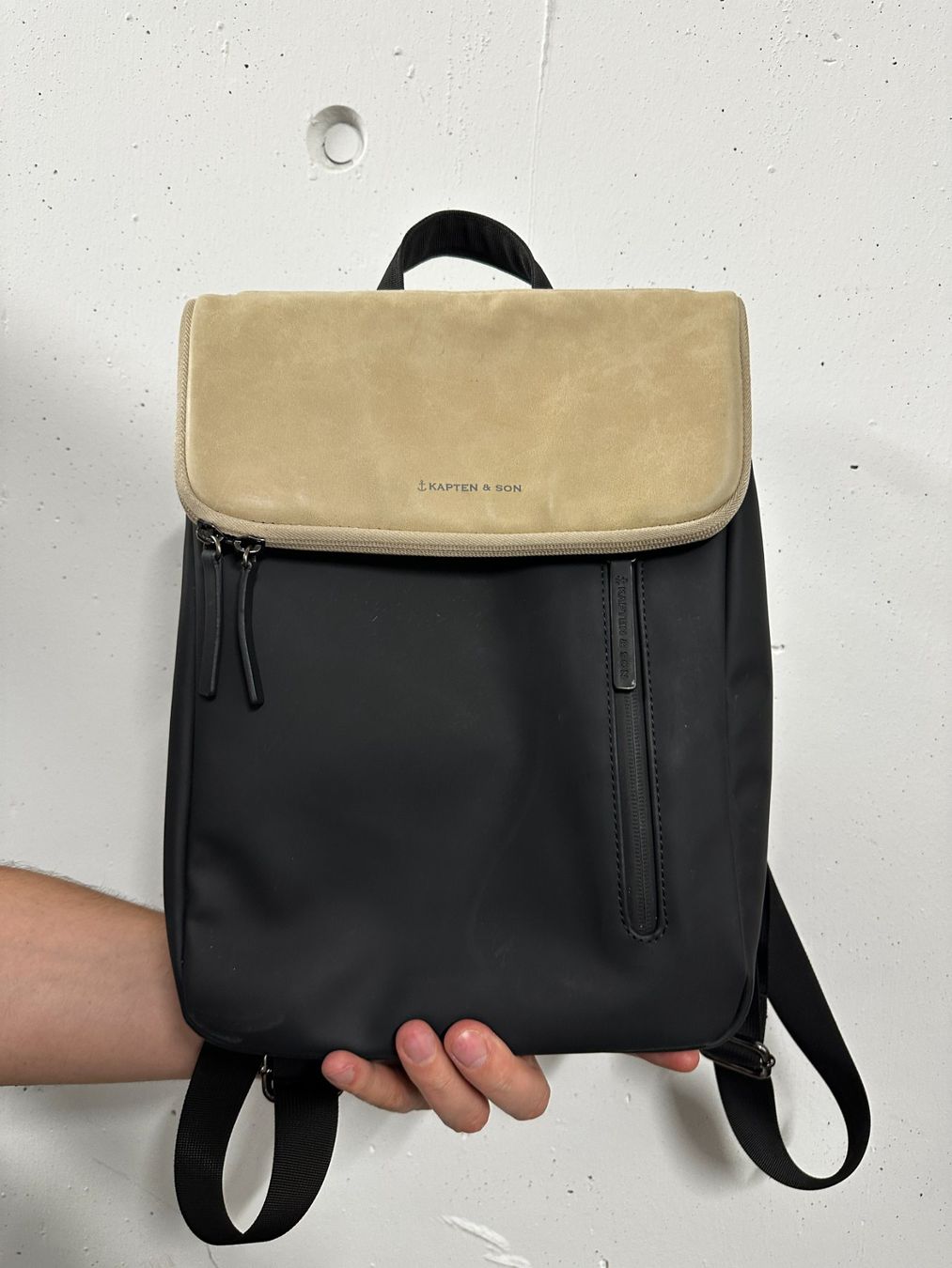 Kapten & Son Zaini: Kapten & Son backpack black/beige – good condition – Usato da Zürich venduto da kri_s7wd 4