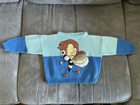 Handgestrickter Kinderpullover mit Schmetterling, ca. 6-12Mt