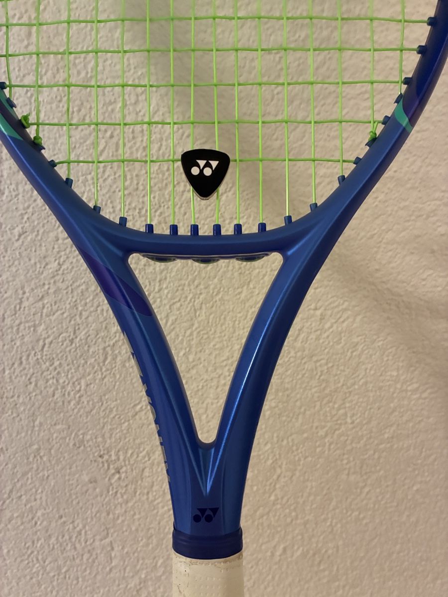Yonex Racchette: Yonex Ezone 100 V8 + Neues Luxilon Saitenset – Usato da Buchs AG venduto da Cflyingfish 5