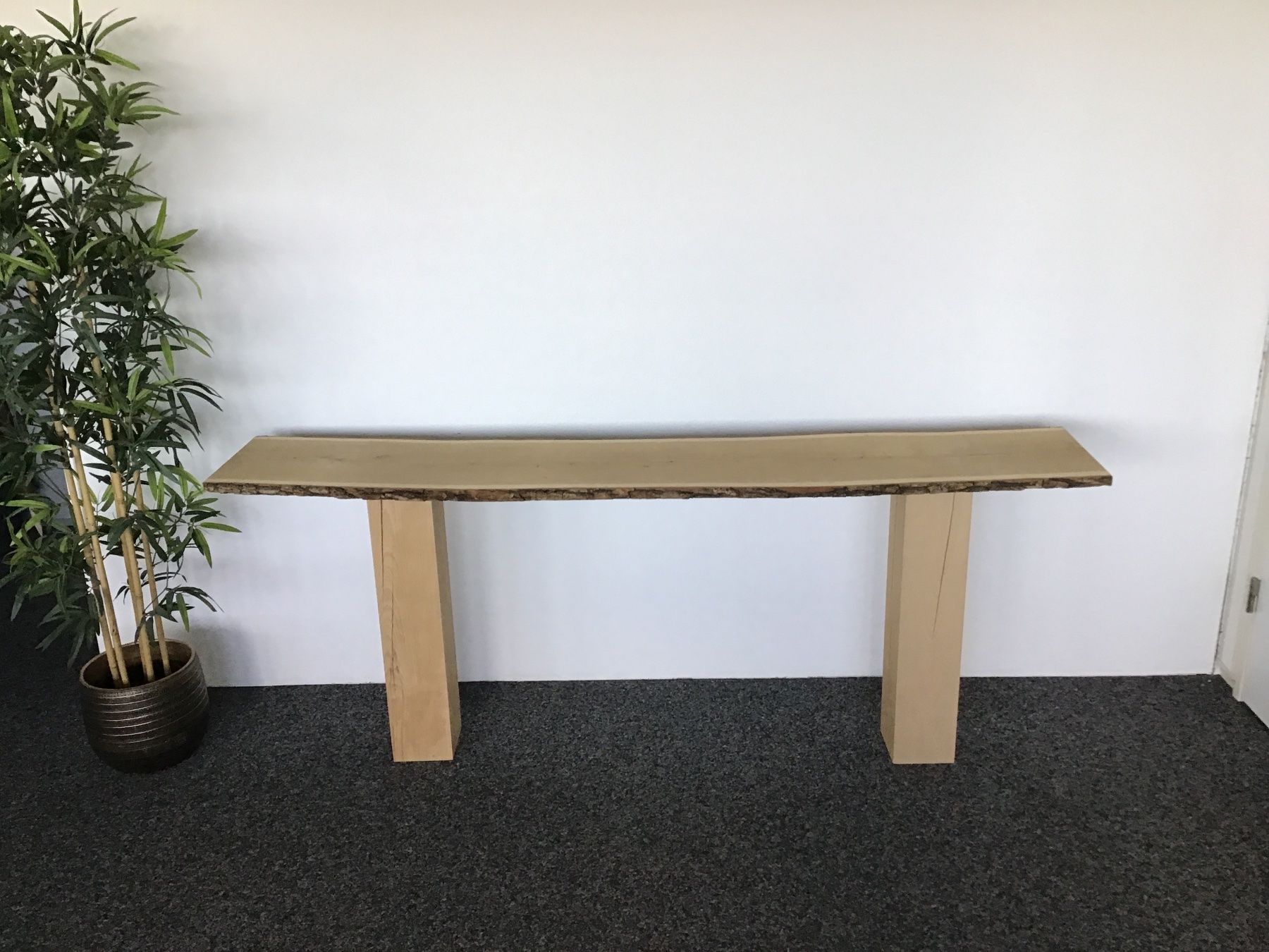 Scaffali: Regal Baumkante + Massivholzblock Eiche – Usato da Hünenberg venduto da Electron0
