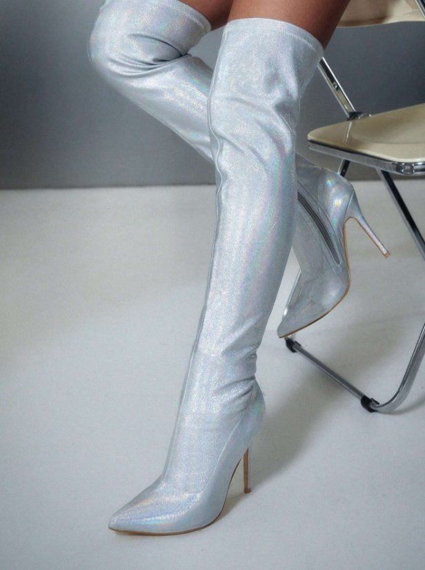 Scarpe da donna: Mega Sexy PU Leder Lack Stiefel Silbern Glitzernd – Nuovo e nell'imballaggio originale da Dallenwil venduto da dein-mega-style 3