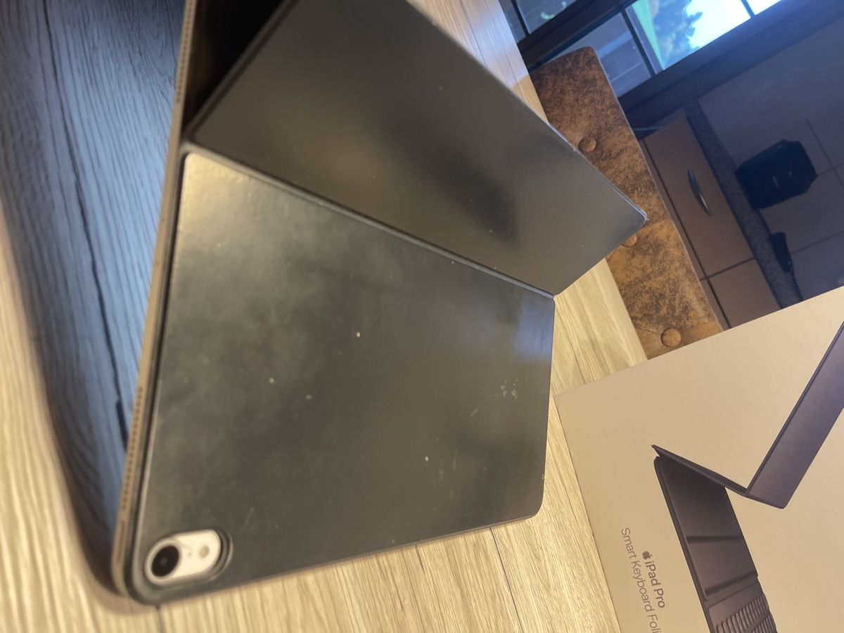 Apple Tablet PC: Apple iPad Pro mit Smart Keyboard, Pencil – Gebraucht aus Eriz von qot 5