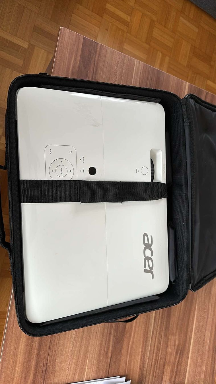 Acer Proiettori: Acer m550 – Usato da Tentlingen venduto da pir_dlj9 2