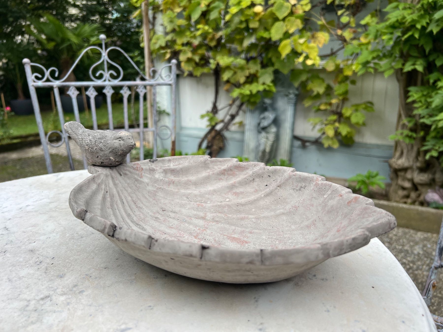 Tutte le decorazioni: Blatt mit Vogel Steinoptik Vogelfutterbehälter Shabby Chic – Nuovo (secondo la descrizione) da Bern venduto da FANTASTICTREASURES