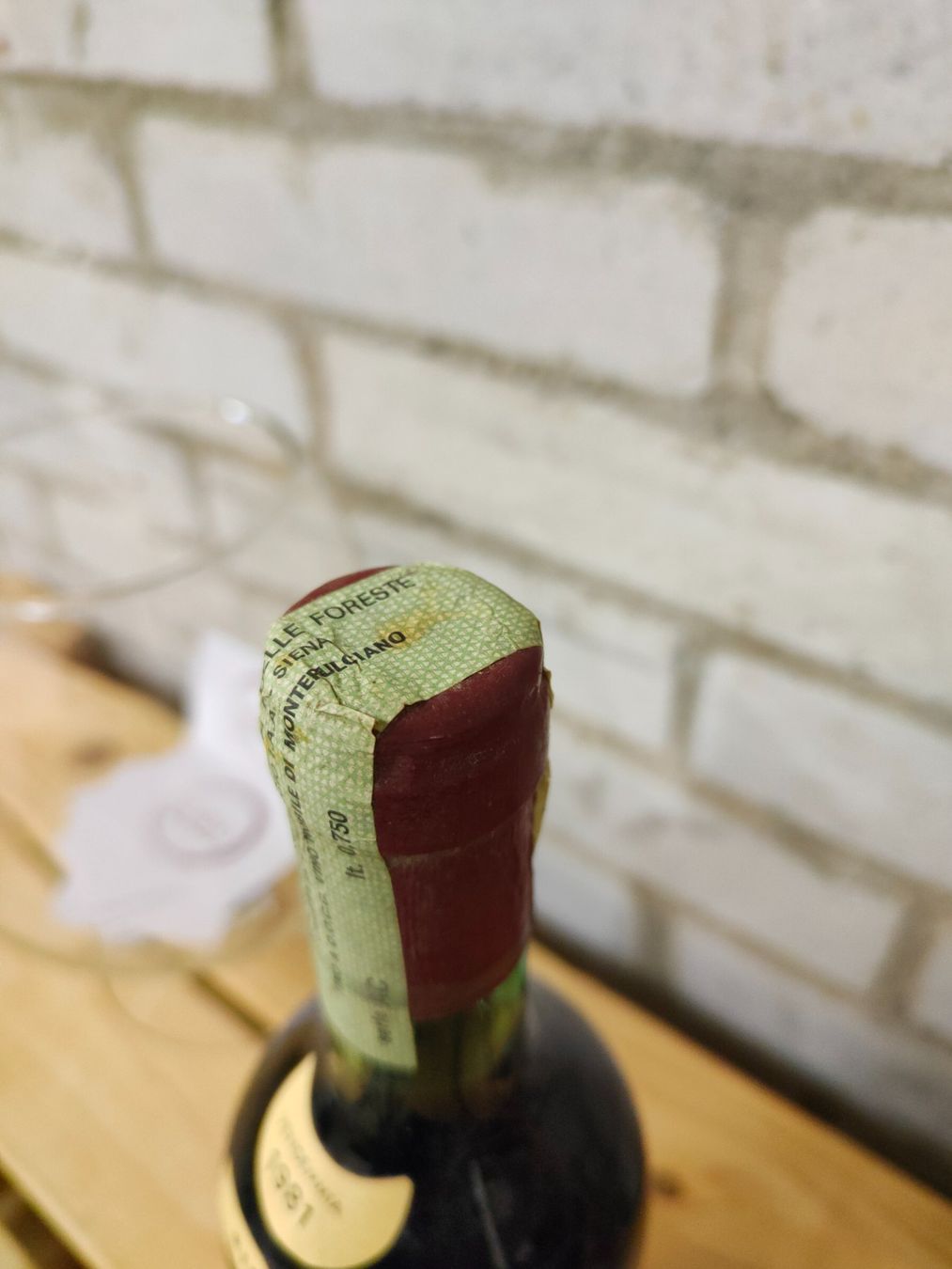 Vino: 1981 Vino Nobile di Montepulciano Riserva D.O.C.G – Usato da Münchenstein venduto da wusmarino 3