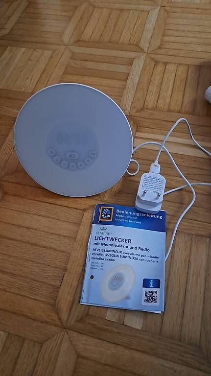 Sveglie: Lichtwecker und Radio – Usato da Unterlunkhofen venduto da sel.mue