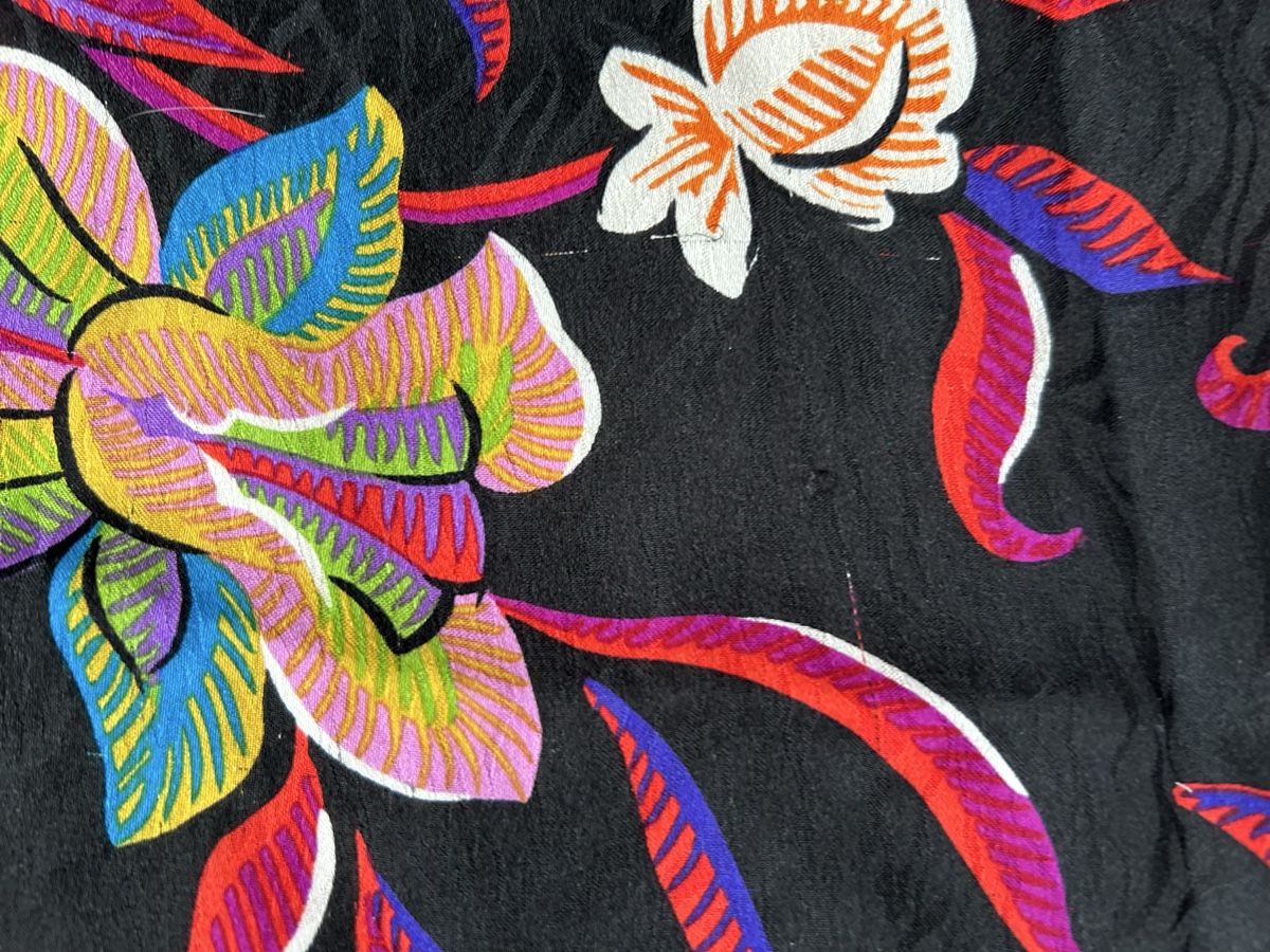 Foulards & écharpes: Seidentuch Louis Férraud – D'occasion à Birsfelden par Exclusivity 2