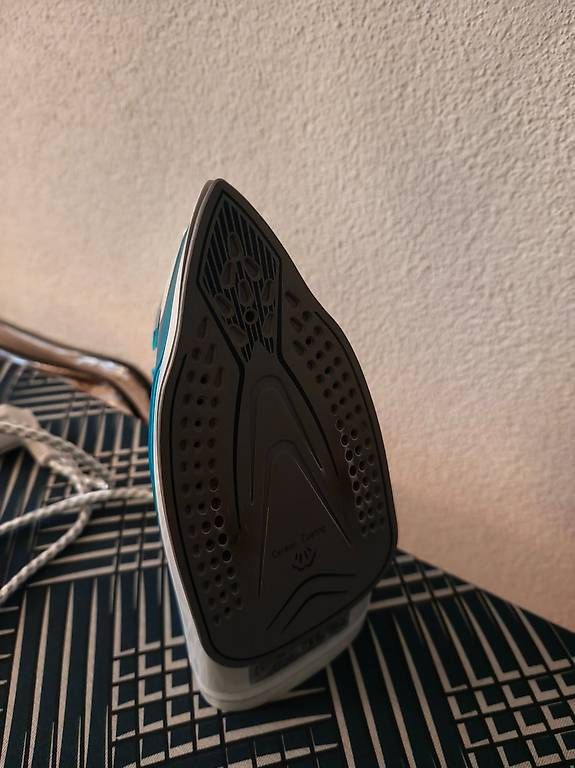 Bügeleisen: Iron and ironing board – Gebraucht aus Bern von dim_2yb5 2