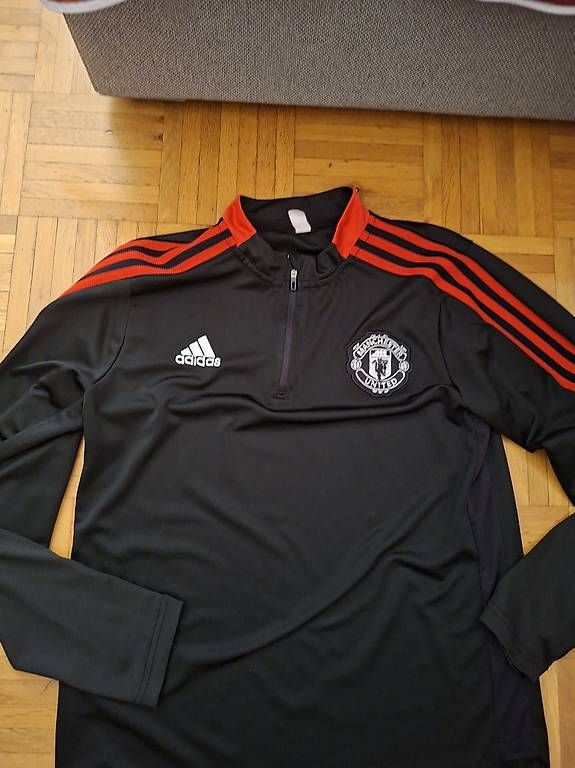 Anzüge, Sport- & Funktionsanzüge: Manchester United Trainingsanzug  – Gebraucht aus Wetzikon ZH von cet_6fbf 1