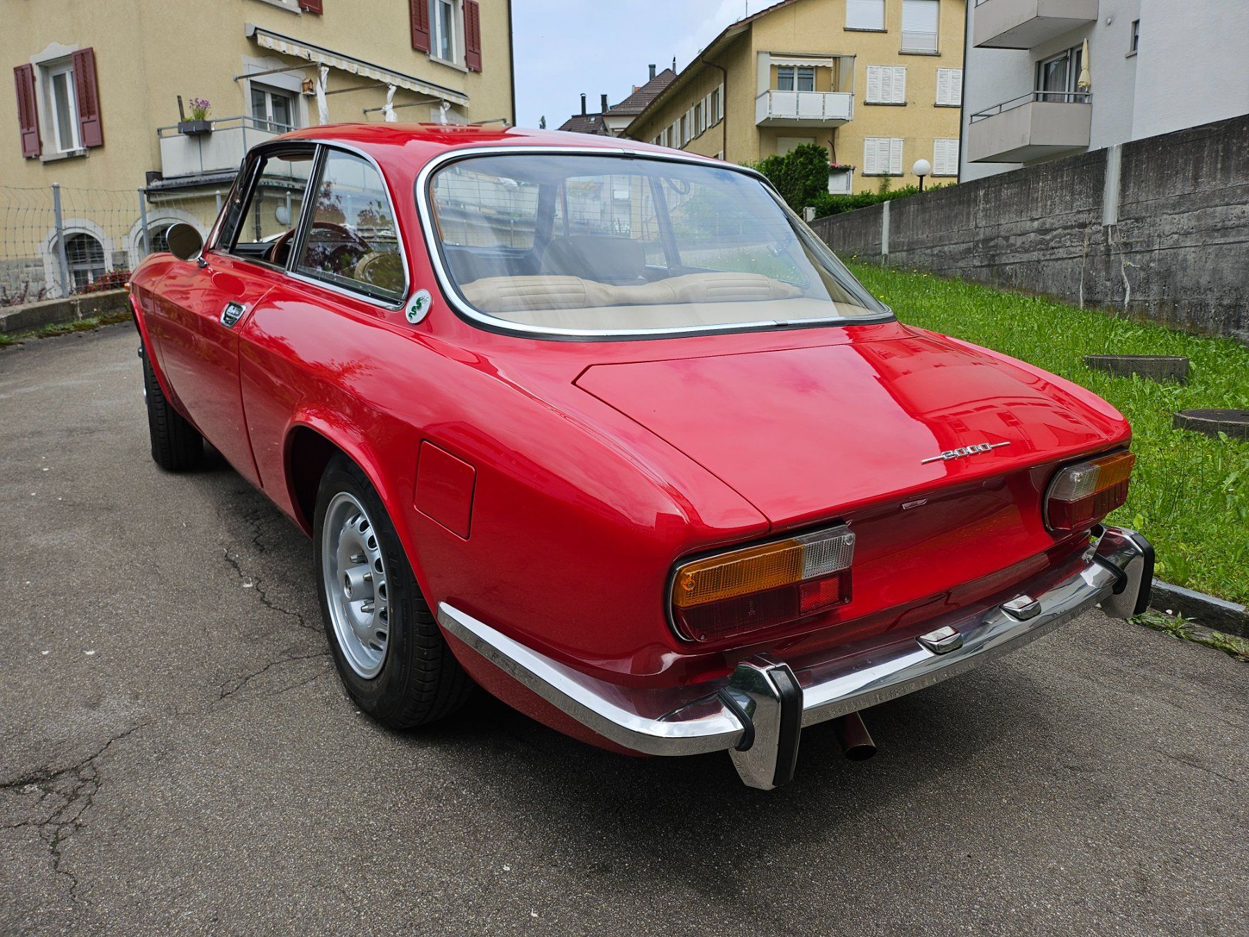 Alfa Romeo Automobili: Alfa Romeo 2000 – Usato da St. Gallen venduto da Skydive0 1