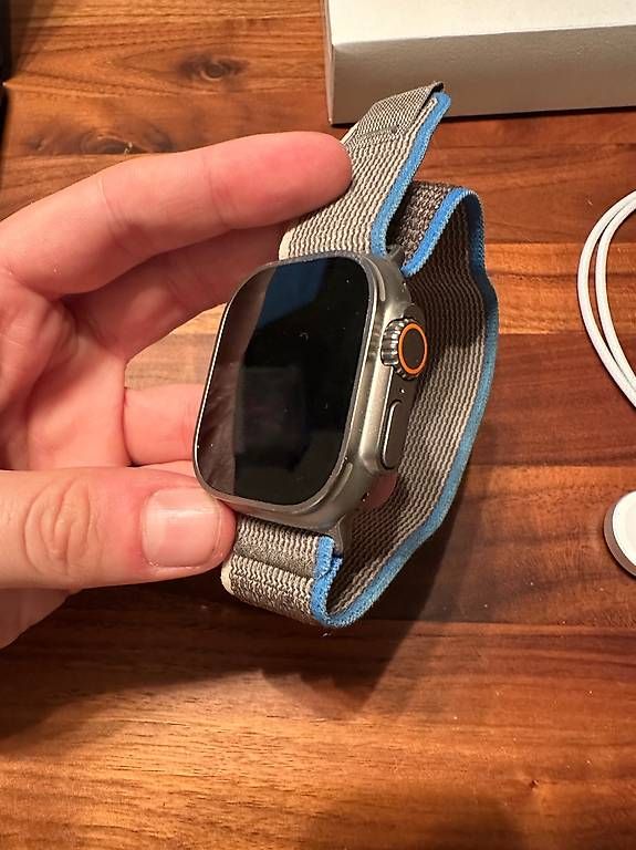 Apple Smartwatch: Apple Watch Ultra GPS + Cellular, 49 mm – Usato da Schüpfen venduto da Poly_pi 1
