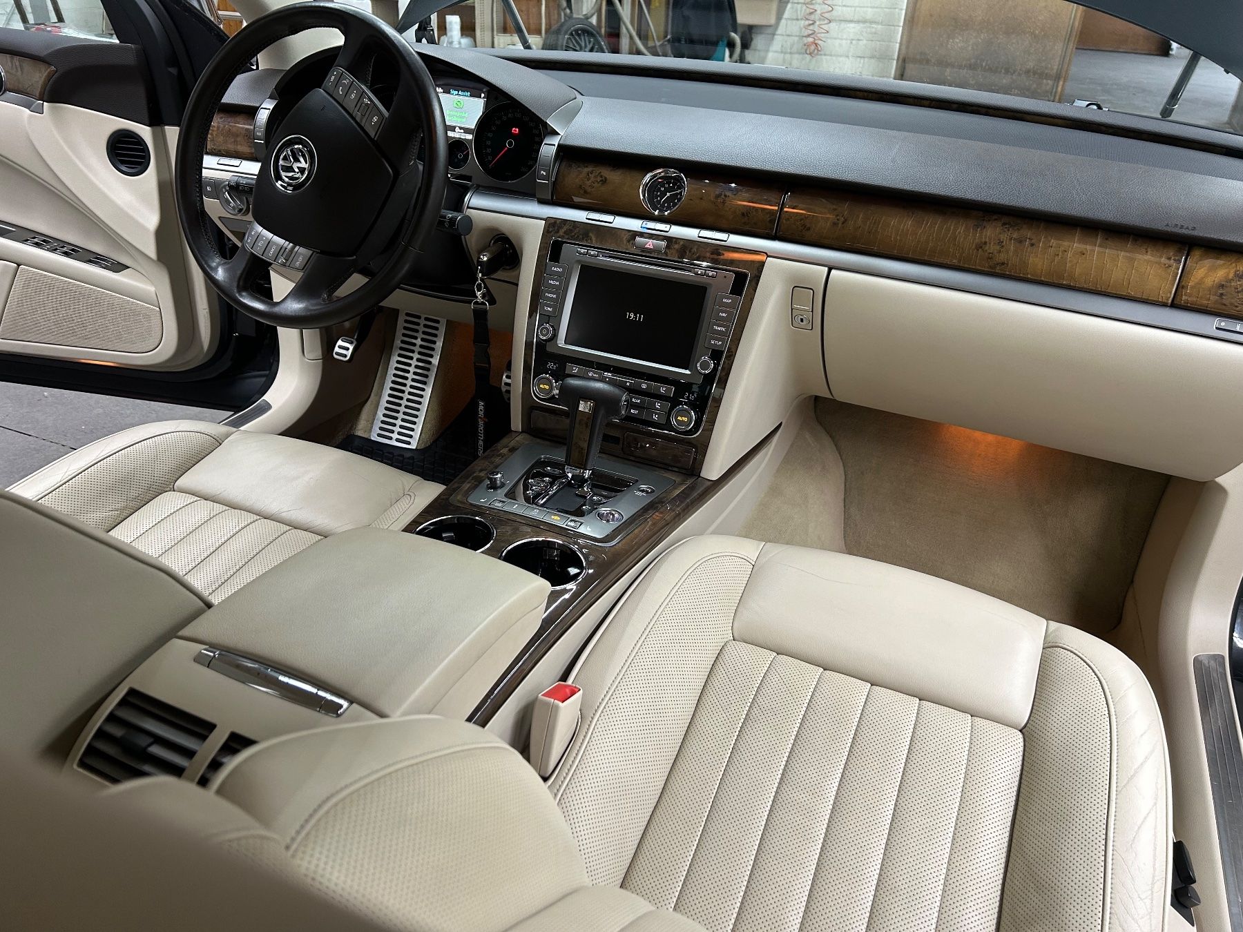 VW Automobili: VW Phaeton 3.0 TDi V6 4M – Usato da Bülach venduto da morbrothers 4