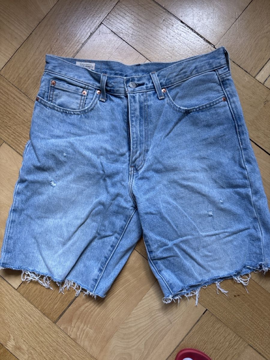Levi's Jeans: Levis Shorts – Usato da Bern venduto da Lydiixa