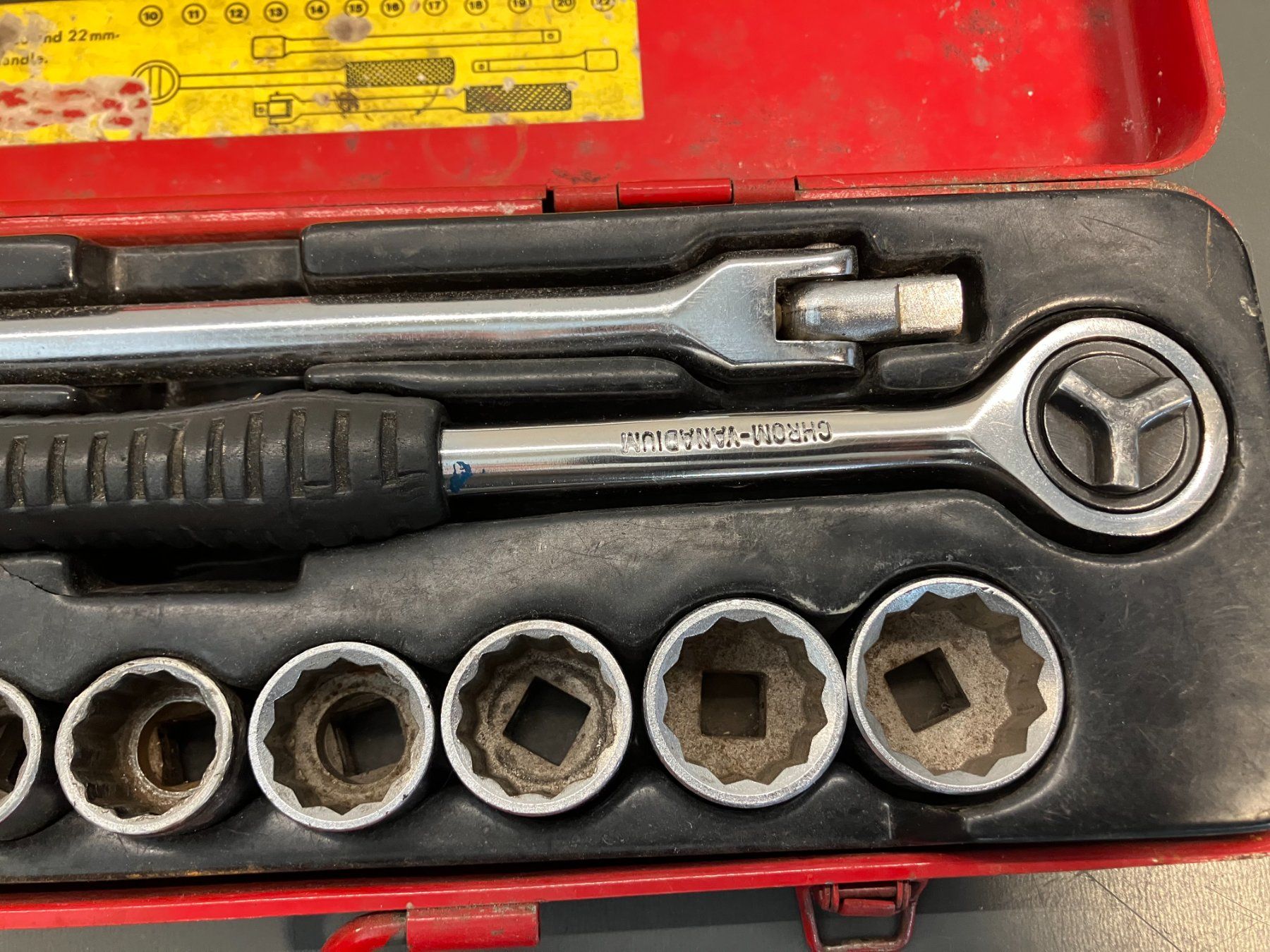 Tous les outils: UNIC - 16Teiliges Profi Gedoren/Ratschen Set ab 1.- – D'occasion à Lichtensteig par Buy24International 3