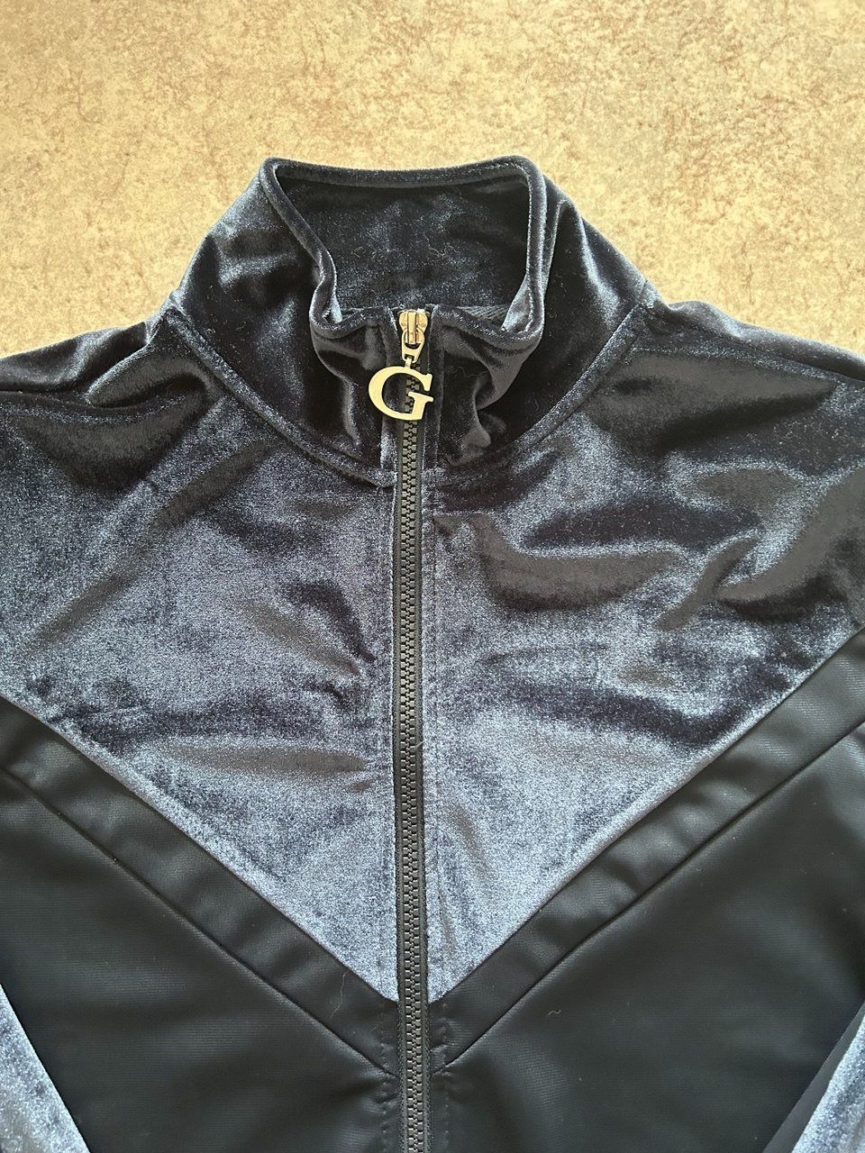 Guess Giacche: Giacca Guess nera S – Usato da Giubiasco venduto da LorisVale 1