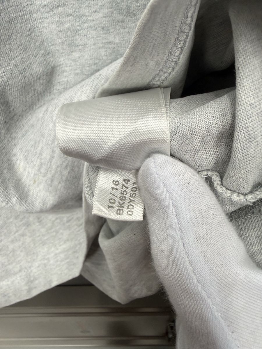 Reebok T-Shirts: Reebok tee (2016) – Gebraucht aus Lausanne von Unehistoiredesapes 3