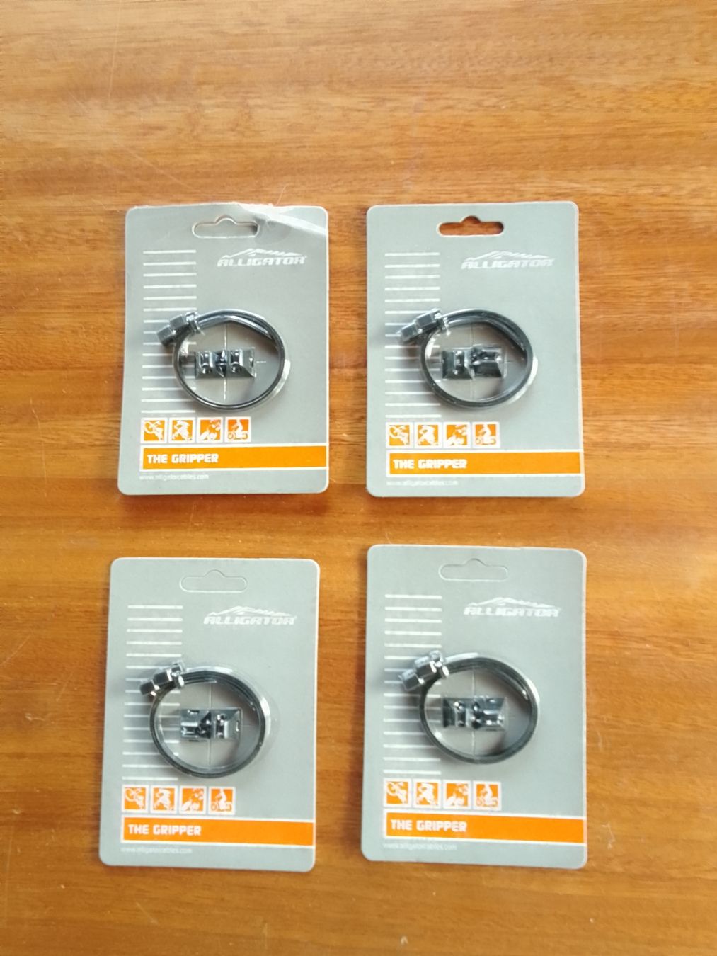 Pezzi di ricambio: 4 Stück MTB Bremsleitungshalter Alligator – Nuovo e nell'imballaggio originale da Ebmatingen venduto da swiss.canadian