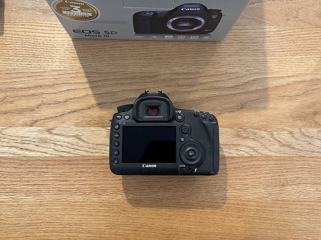 Appareil photo: Canon EOS 5D Mark III Body + Original Box + Strap – D'occasion à Basel par Barbara_Gug 2