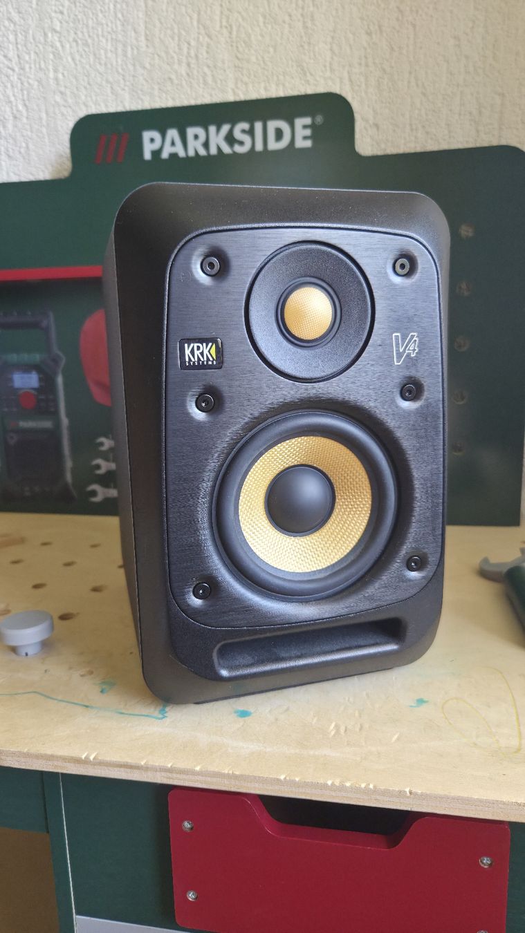 KRK Casse acustiche: KRK V4 Studio Monitor – Nuovo (secondo la descrizione) da schwarzhäusern venduto da mgel27
