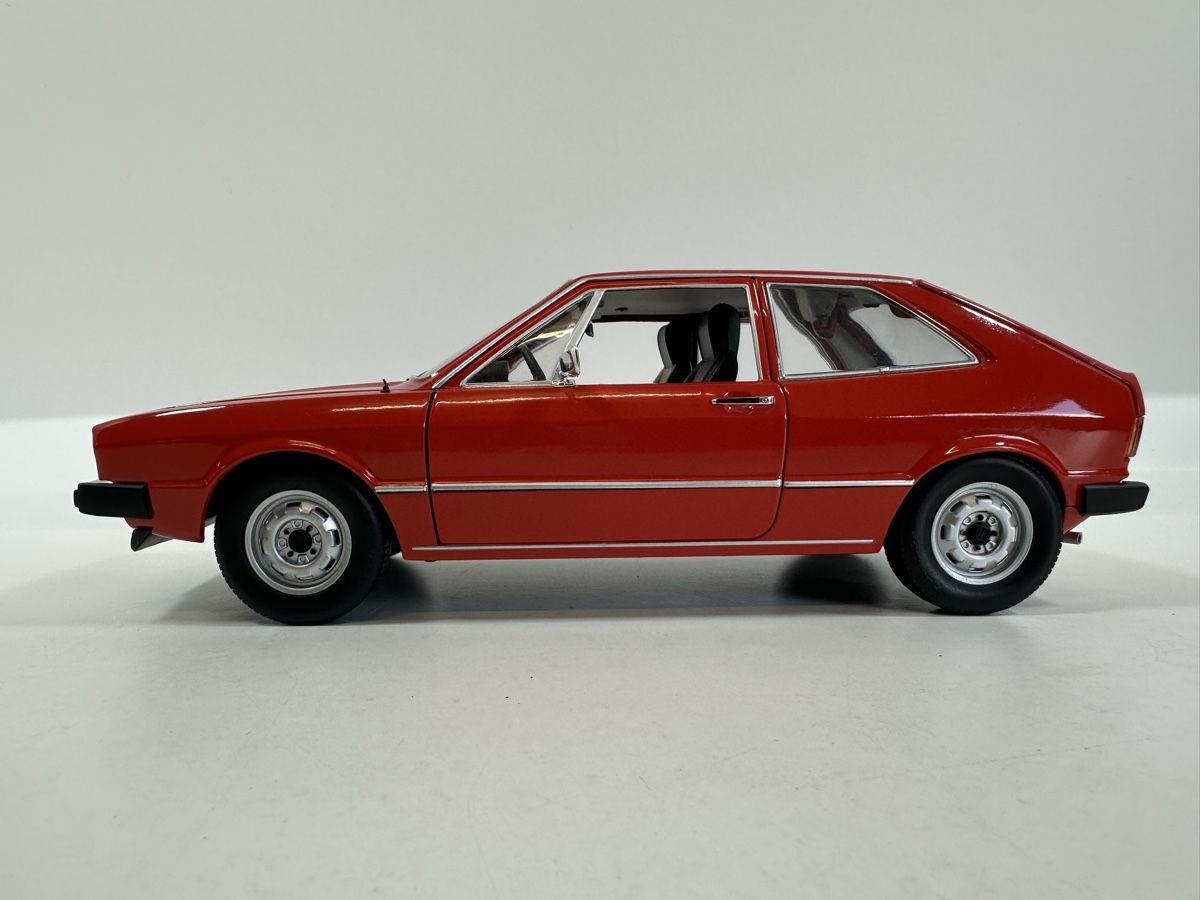 Revell Voitures modèles: Volkswagen VW Scirocco GTI 1:18, inkl. OVP, REVELL – Neuf (Voir description) à Zofingen par rf9_x2xt 2
