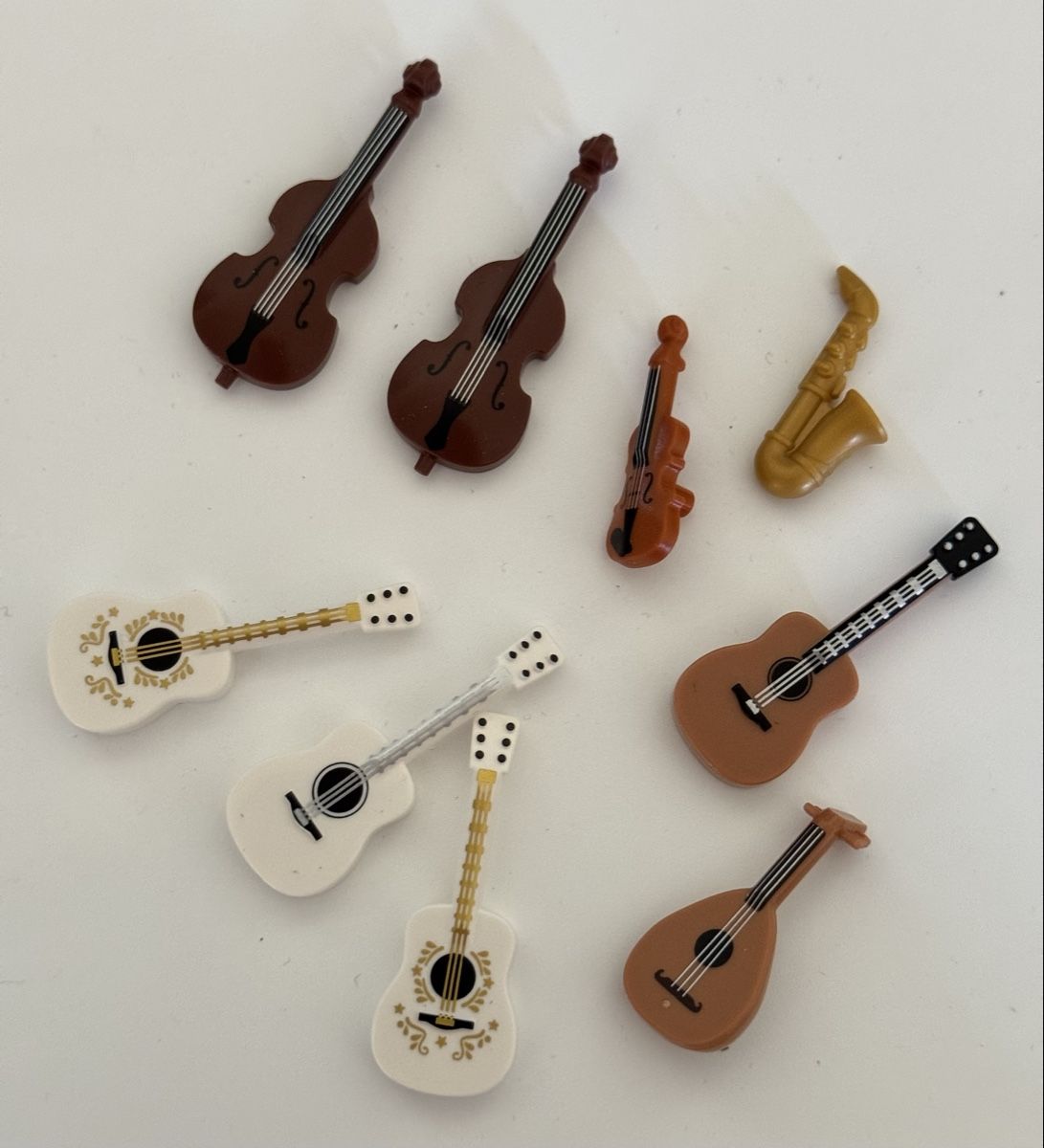 Lego Kit di costruzioni: LEGO Instrumente Set Gitarre Violine Saxophon – Nuovo e nell'imballaggio originale da Windisch venduto da _pascal_st_