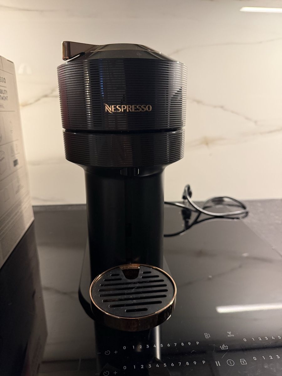 Nespresso Kaffeemaschinen & Espressomaschinen: Nespresso Vertuo Next – Neu (gemäss Beschreibung) aus Uetikon am See von mat_sam