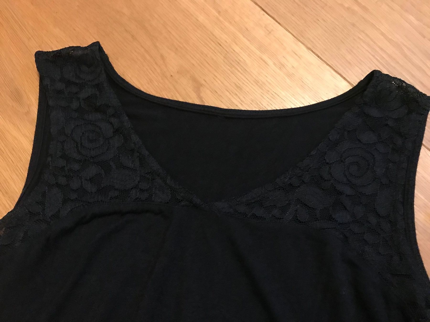 T-shirt: 4 schwarze Shirts Gothic – Usato da Freudwil venduto da Feenland2010 4
