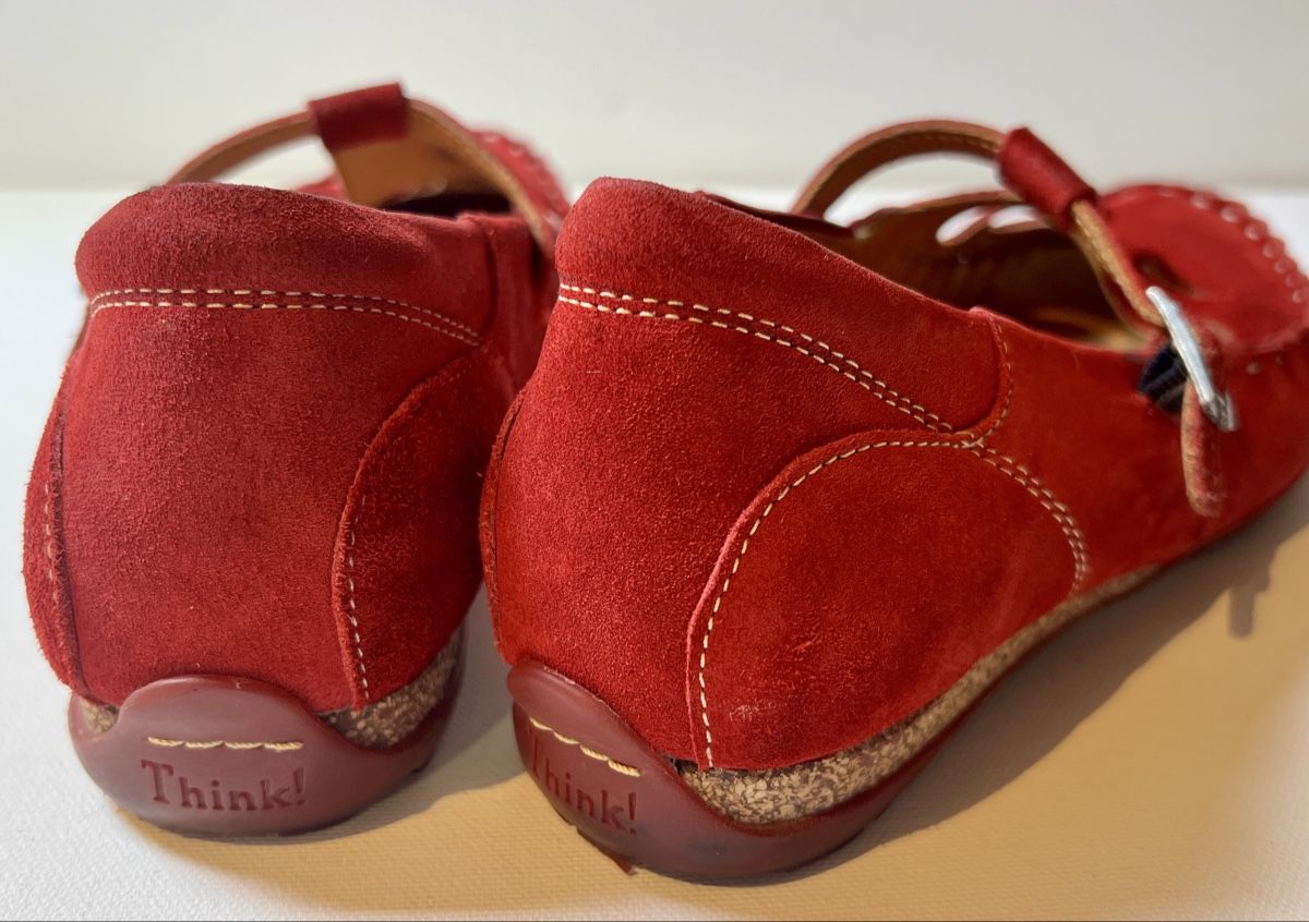 Think Damenschuhe: Rote Wildlederschuhe von THINK! – Gebraucht aus Zürich von rsa_dv8r 1