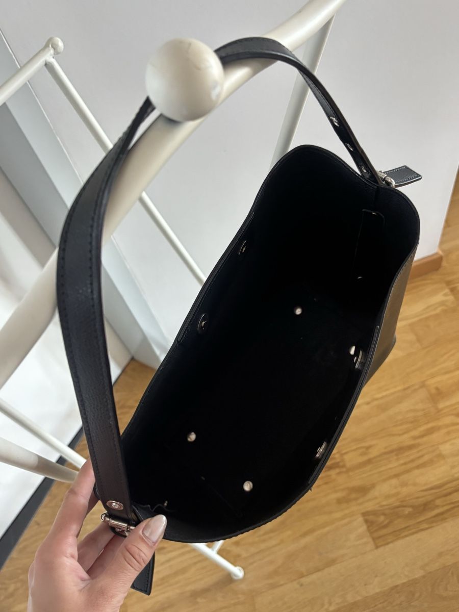 Borse da donna: Schwarze Schultertasche/ Shopper – Usato da Basel venduto da AnninaD97 6